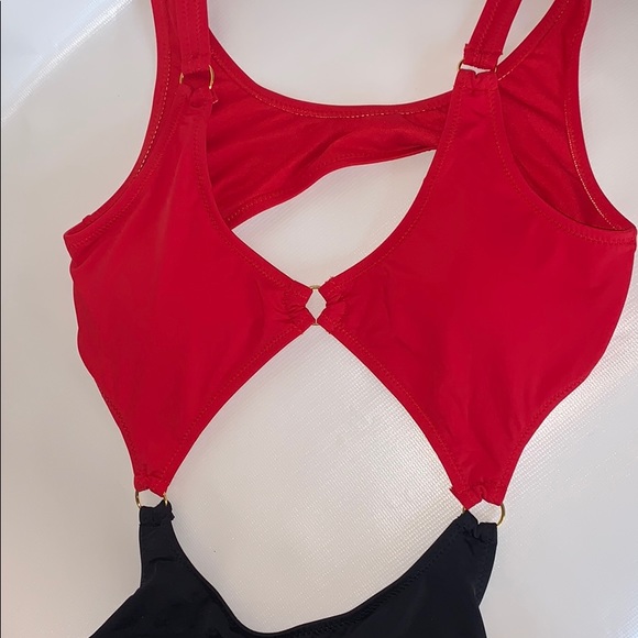 One piece bathing suit - Picture 4 of 5